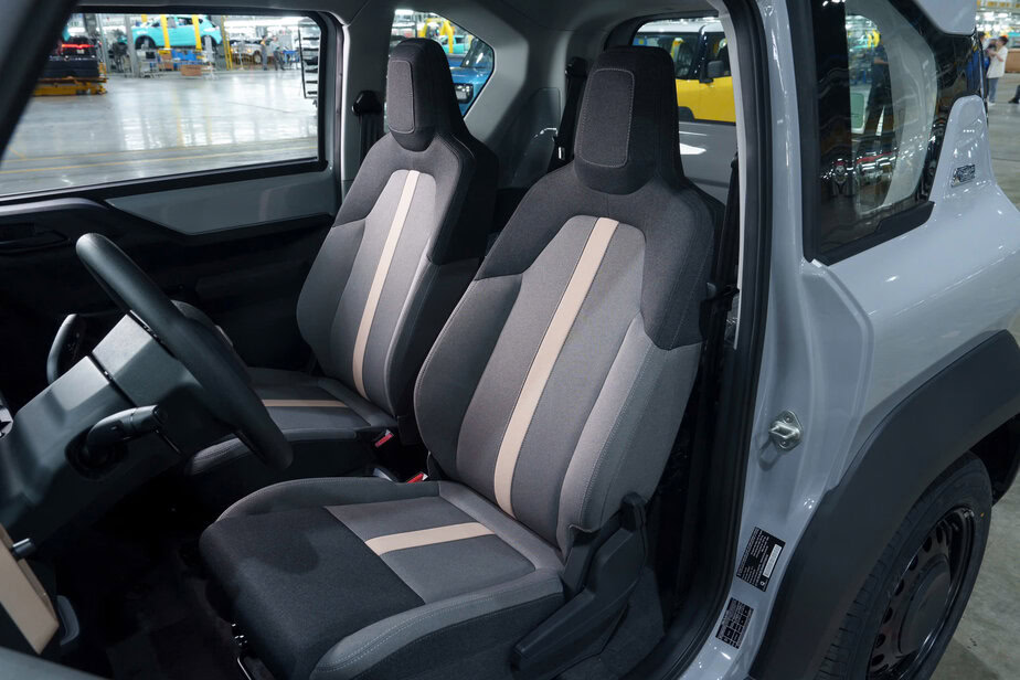 VinFast VF3 Plus có màn hình thông minh AI hiện đại