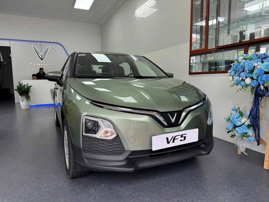 Giá xe VinFast VF 5 Plus 6 Đánh giá kính chiếu hậu chỉnh gập điện xe VinFast VF 5 Plus